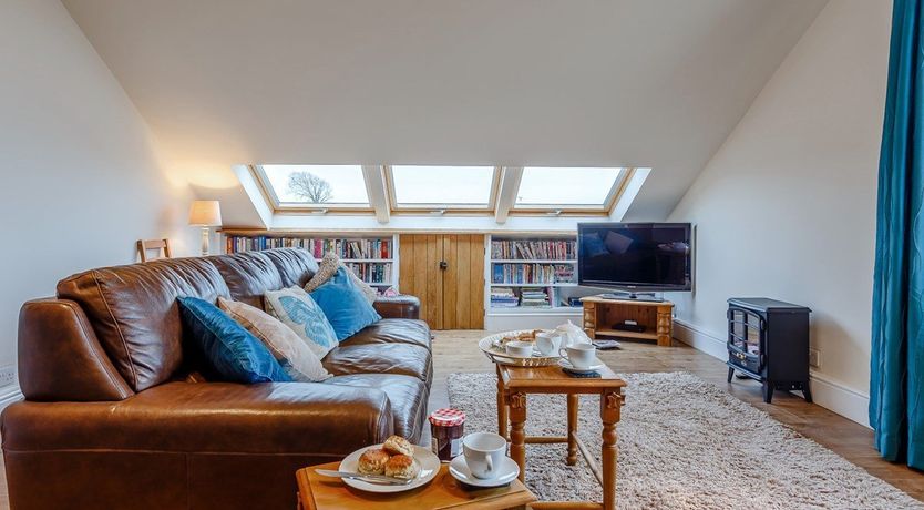 Photo of 3 Bed in Frithelstock Stone