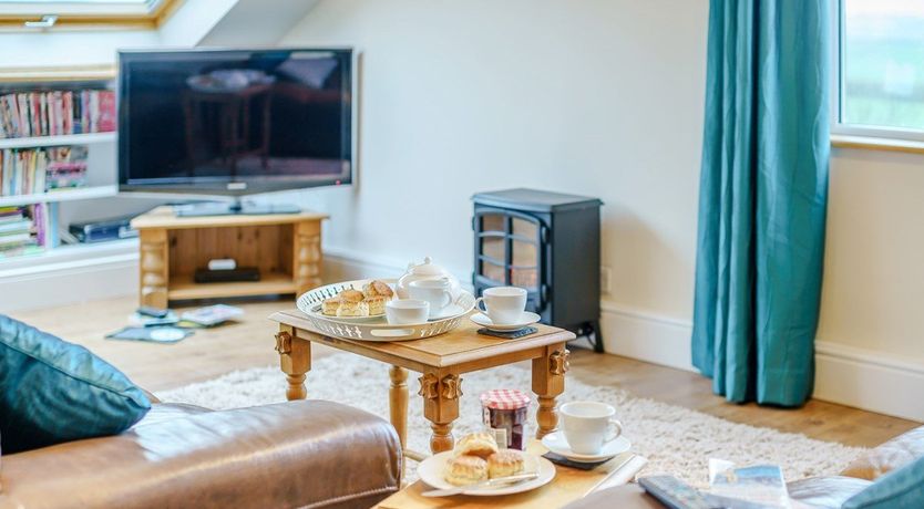 Photo of 3 Bed in Frithelstock Stone