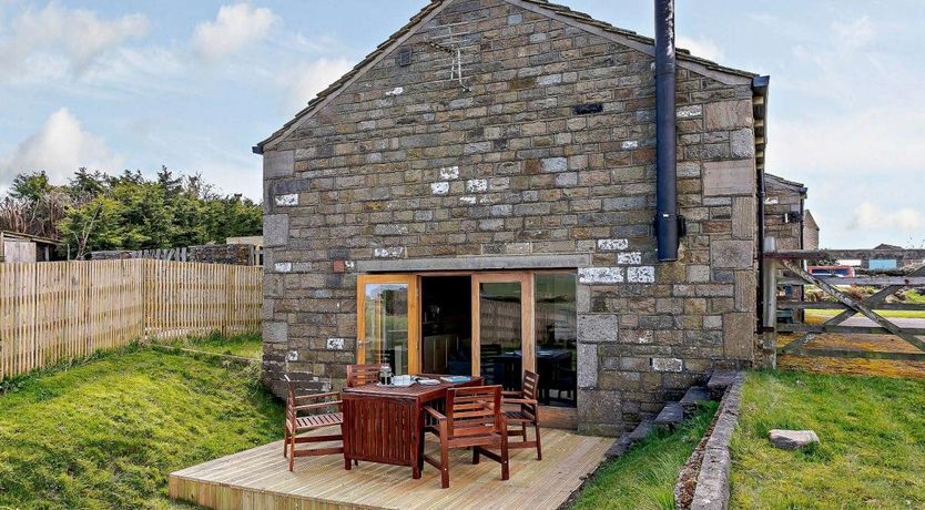 Photo of 2 Bed in New Mill