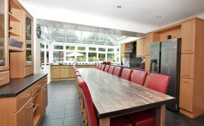 Photo of 10 Bed in Lampeter