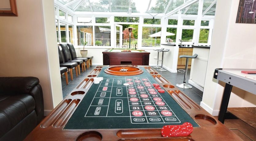 Photo of 10 Bed in Lampeter