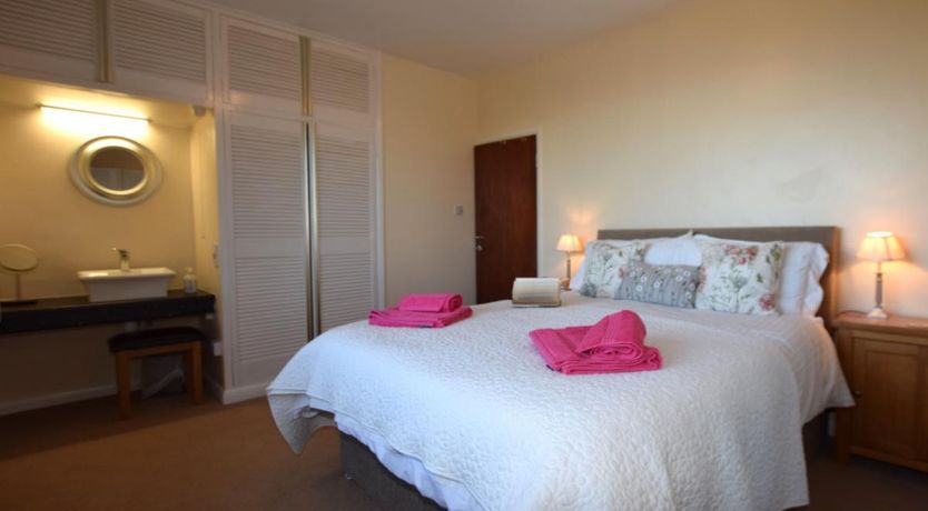 Photo of 2 Bed in Instow