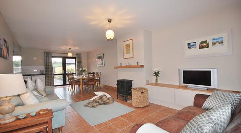 Photo of Pebble Cottage - A home away from home