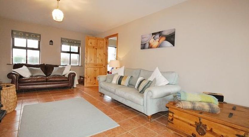 Photo of Pebble Cottage - A home away from home