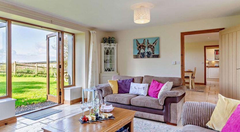 Photo of 2 Bed in Higher Clovelly