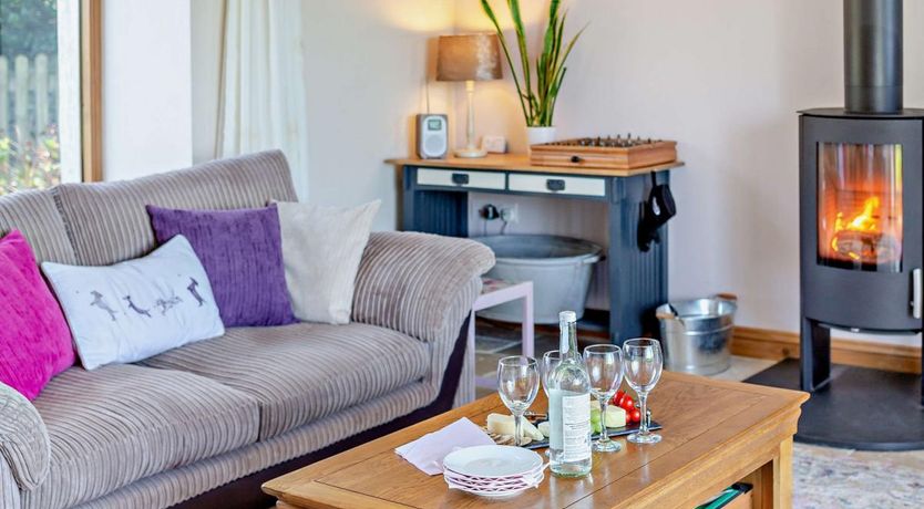 Photo of 2 Bed in Higher Clovelly