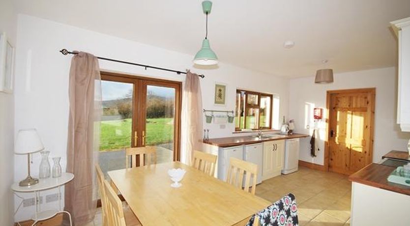 Photo of Little Liss Cottage - Compact and cute