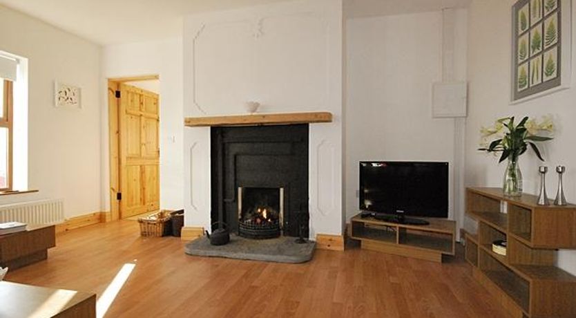 Photo of Little Liss Cottage - Compact and cute