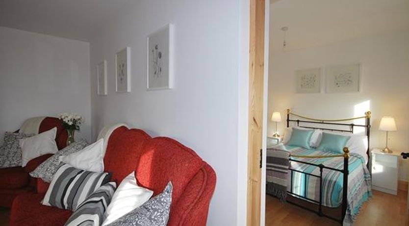 Photo of Little Liss Cottage - Compact and cute