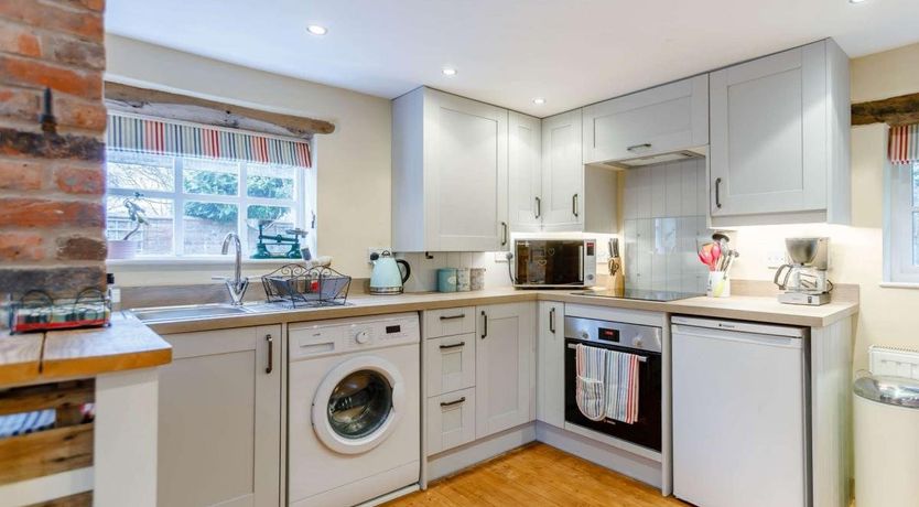 Photo of 1 Bed in Naunton Beauchamp