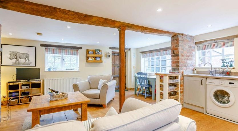 Photo of 1 Bed in Naunton Beauchamp