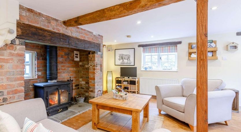 Photo of 1 Bed in Naunton Beauchamp