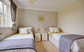 Photo of 11 Oaklands Crescent