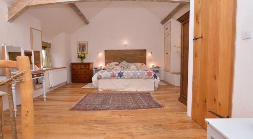 Photo of 1 Bed in Whitchurch Canonicorum