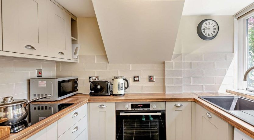 Photo of 1 Bed in Broadway