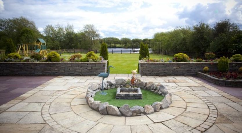 Photo of Riverside Paradise