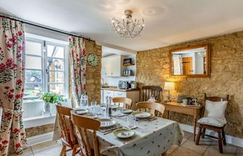 in Bourton-on-the-Water (29027) Holiday Cottage