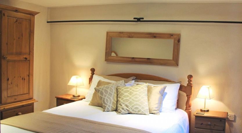 Photo of 2 Bed in Banwell