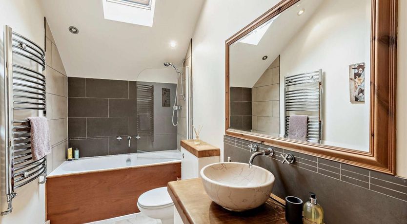 Photo of 3 Bed in Thornbury