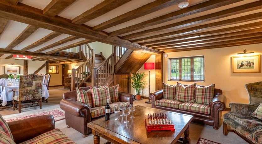 Photo of 8 Bed in Bettws Cedewain