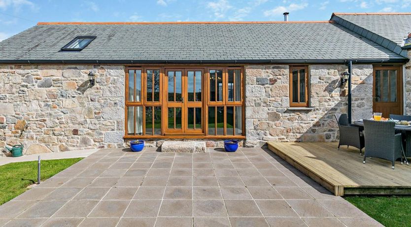 Photo of 2 Bed in Trenear