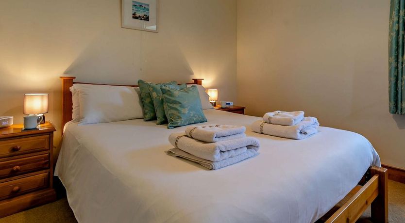 Photo of 2 Bed in Trenear