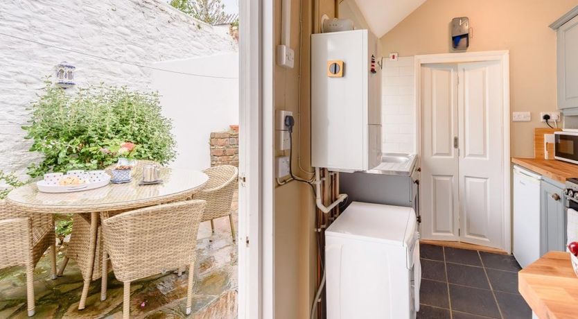 Photo of 2 Bed in Appledore