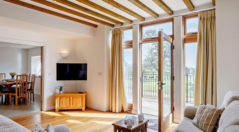 Photo of 4 Bed in Taunton