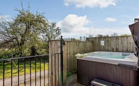 Photo of 4 Bed in Taunton