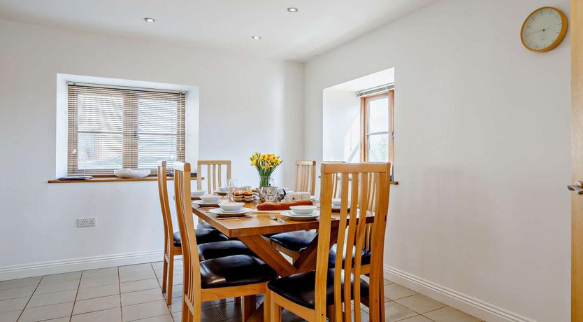 Photo of 4 Bed in Taunton