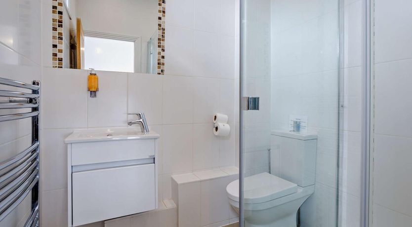 Photo of 4 Bed in Taunton