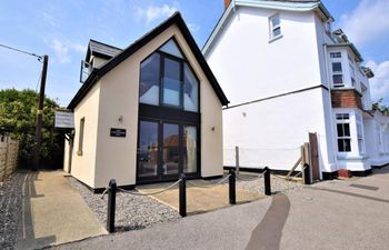in Mundeseley (OLDCH) Holiday Cottage