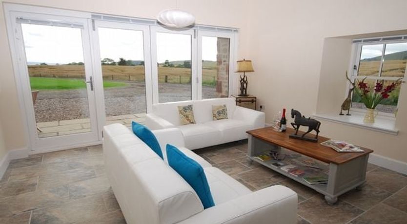 Photo of 2 Bed in Lintrathen