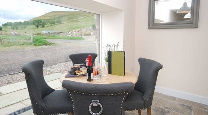 Photo of 2 Bed in Lintrathen