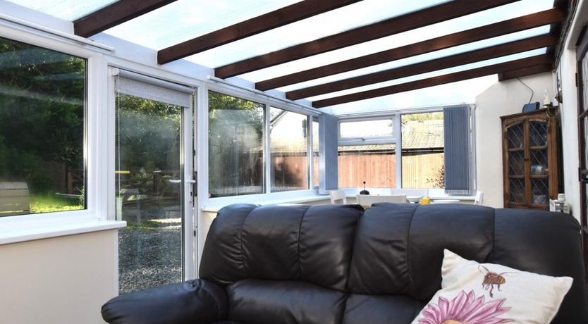 Photo of 1 Bed in Pancrasweek