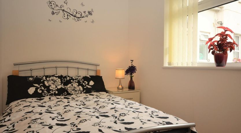 Photo of 1 Bed in Newton Abbot