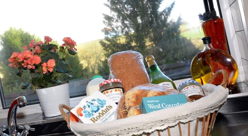 Photo of 2 Bed in Polbathic