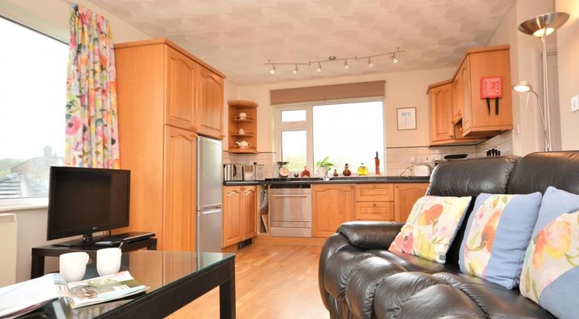 Photo of 2 Bed in Polbathic