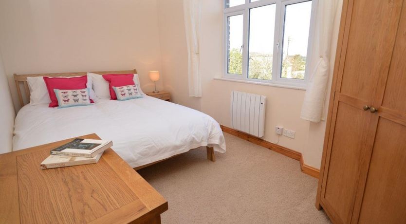 Photo of 5 Bed in Shirwell