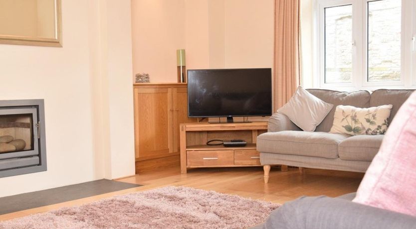 Photo of 5 Bed in Shirwell