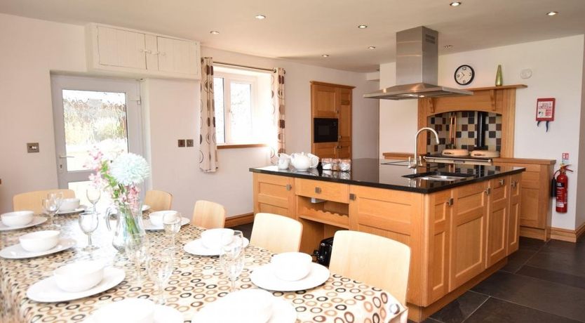 Photo of 5 Bed in Shirwell