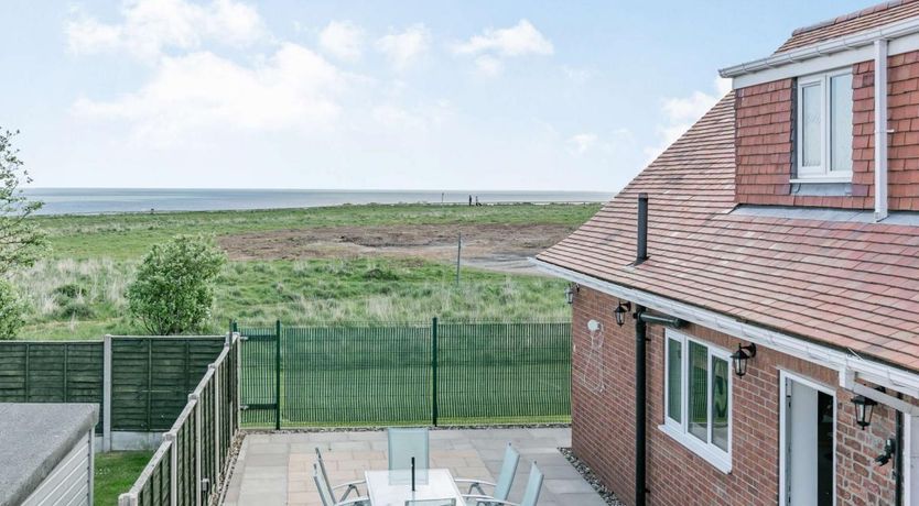 Photo of 6 Bed in Primrose Valley