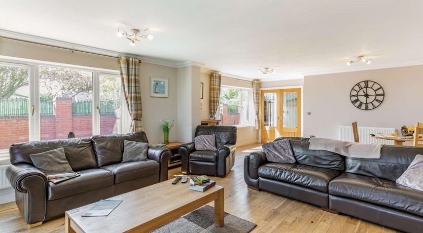 Photo of 6 Bed in Primrose Valley