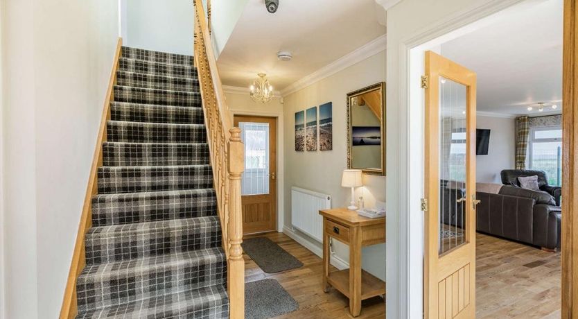 Photo of 6 Bed in Primrose Valley