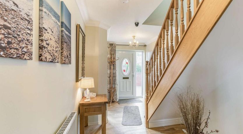 Photo of 6 Bed in Primrose Valley