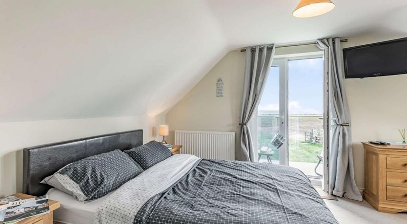 Photo of 6 Bed in Primrose Valley