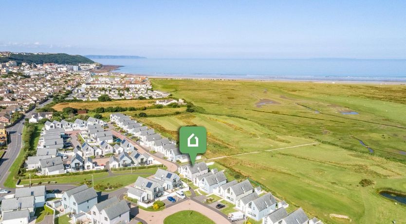 Photo of 4 Bed in Bideford