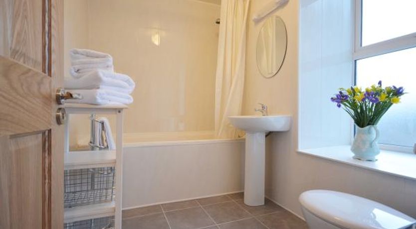 Photo of Morning Side - Cool Townhouse in Dingle Town 