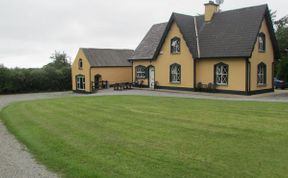 Photo of Sallowglen Lodge