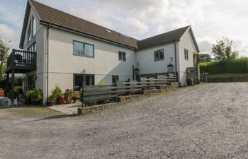 Nant-yr-Rhedyn Holiday Home